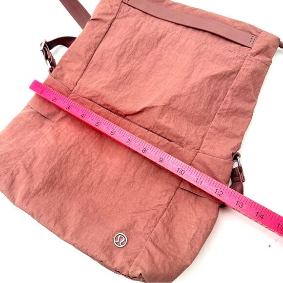 Lululemon On My Level Crossbody Bag - Picture 10 of 16